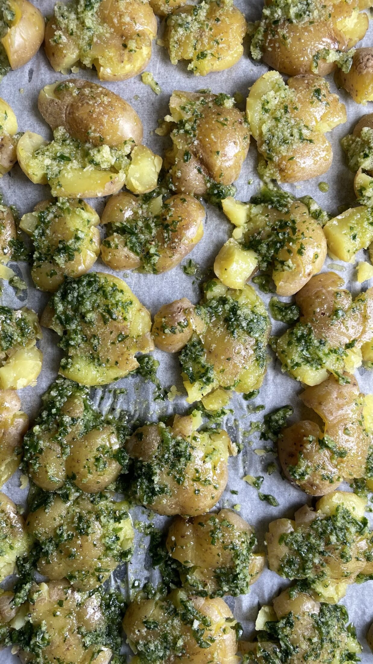 Read more about the article Wild Garlic and Parmesan Smashed Potatoes