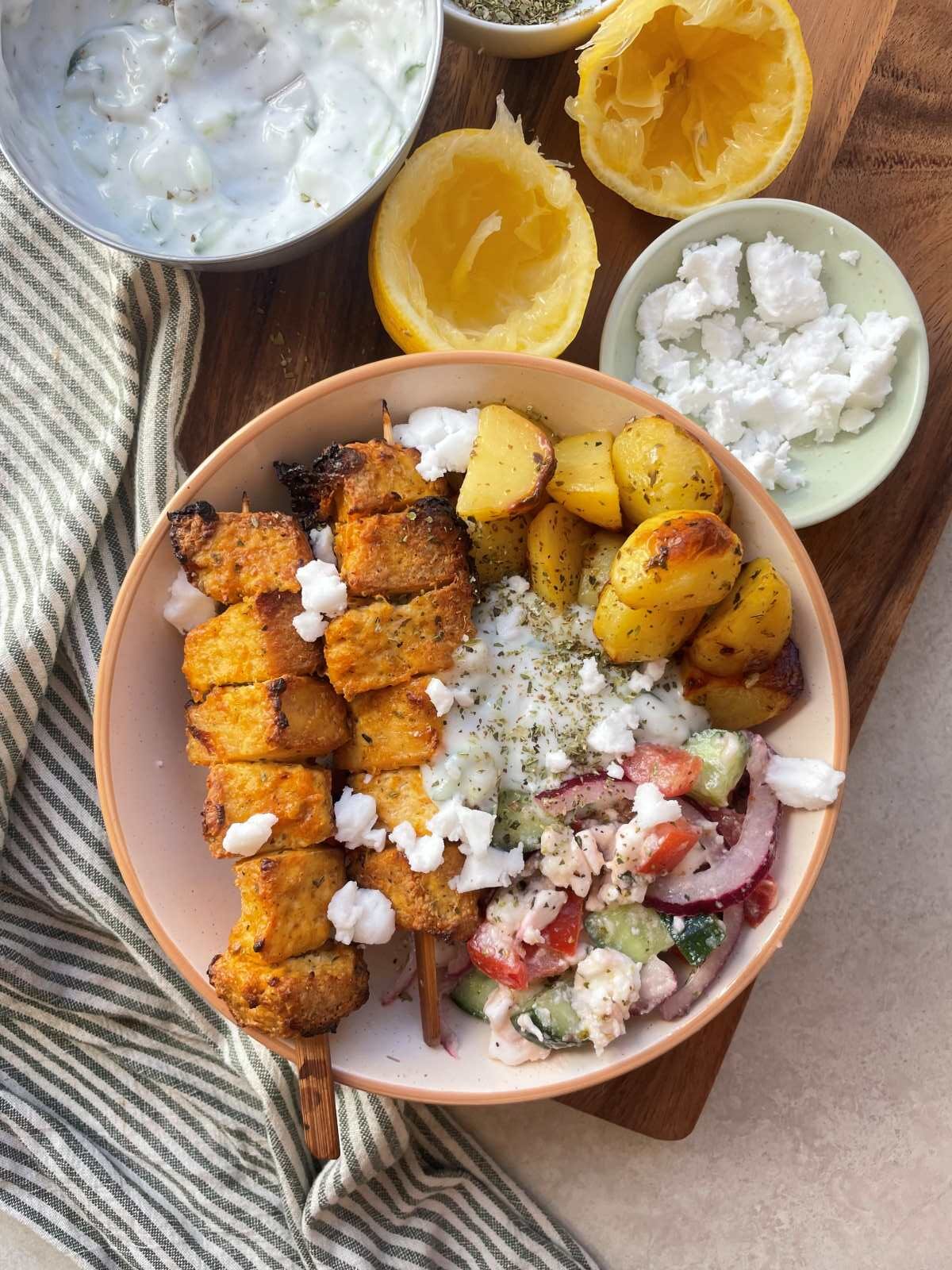 Read more about the article Greek Gyros Tofu Bowl